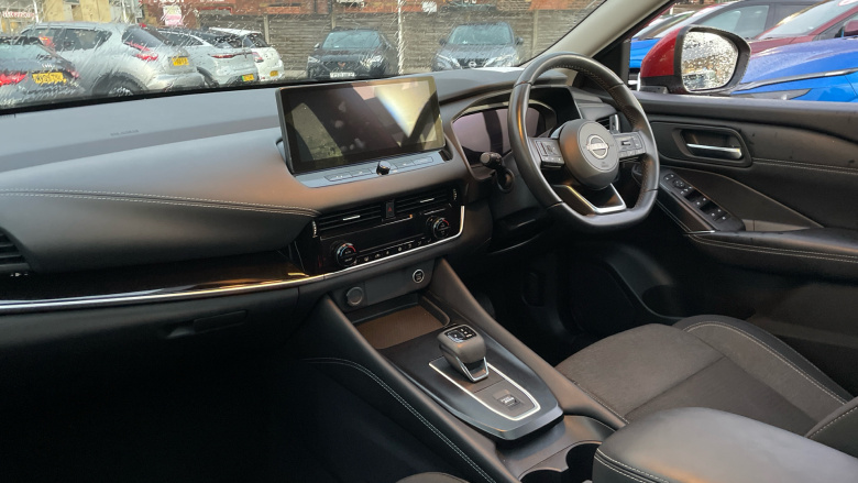 Nissan Qashqai 1.3 DiG-T MH 158 N-Connecta 5dr Xtronic Petrol Hatchback